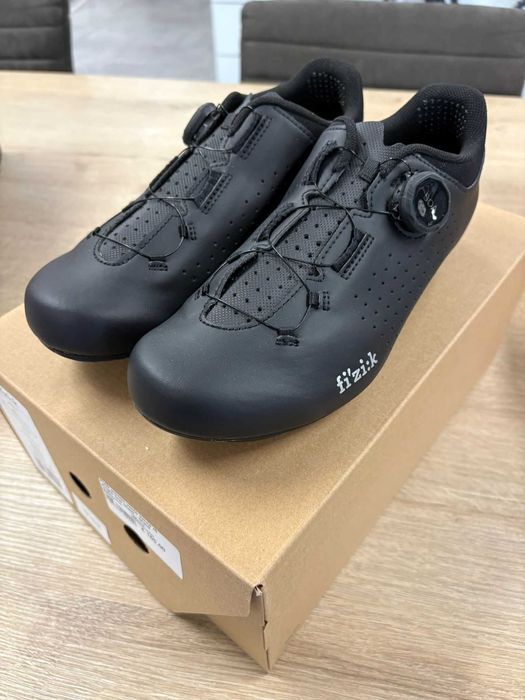 Новые шоссейные велотуфли Fizik Vento Omna Wide (BOA) | Размер 40 EU