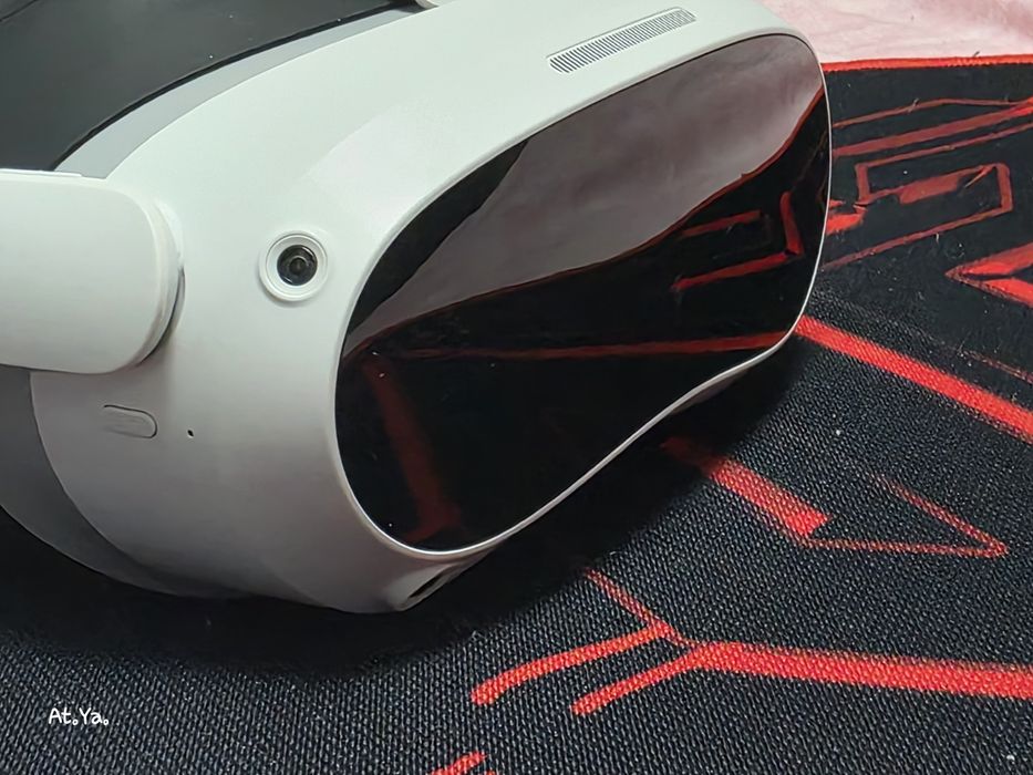 Очила за виртуална реалност Pico 4 -128gb/8 ram Без забележка!