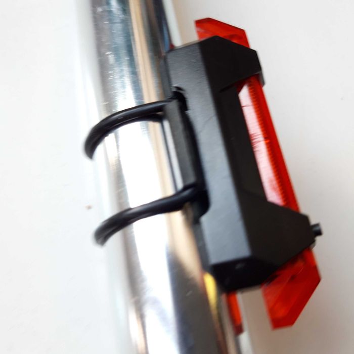 Фар + Габарит С Презареждаща Батерия С USB Зарядно За Колело Велосипед