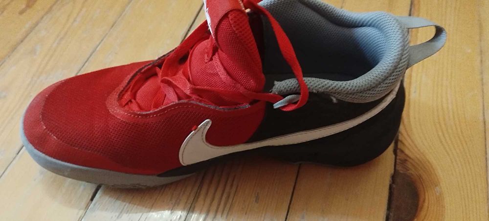 Продавам оригинални маратонки Nike