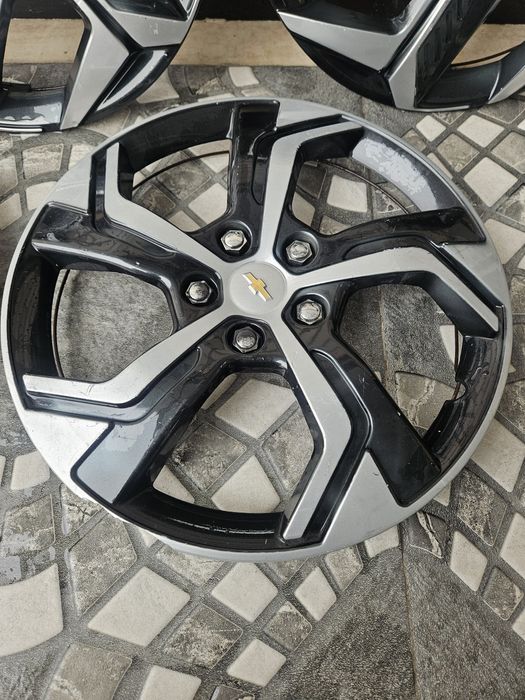 Kalpaklar 14 sotiladi