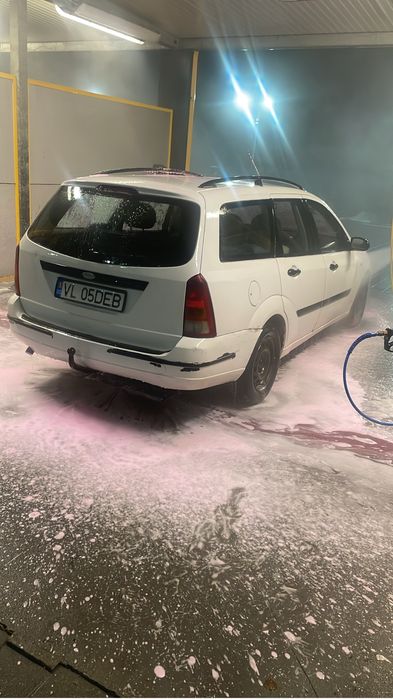 Vand sau schimb ford focus mk1 1.8 disel consum foarte mic