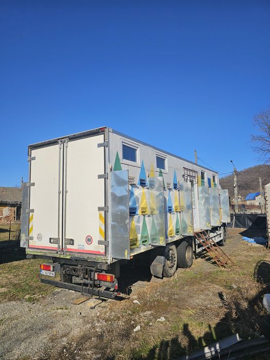 Camion Apicol 26 tone cu liftanta