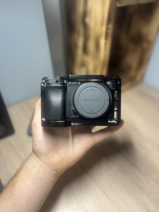 Sony A6400 + SmallRig cage +SmallRig NP-FW50 3818