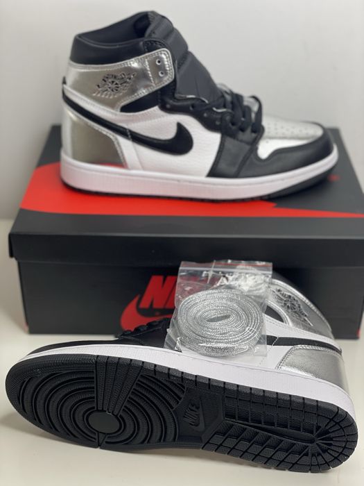 Air Jordan 1 Retro High Silver Toe