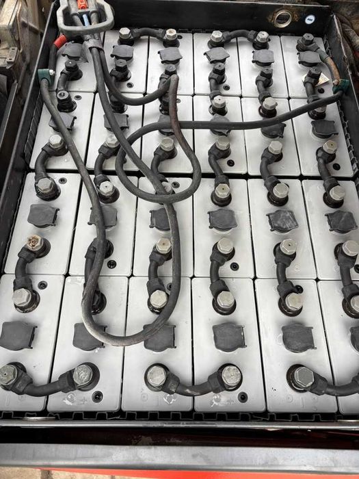 Electrostivuitor Linde 1.6 to – 3 roți Anul fabricației: 11/2015