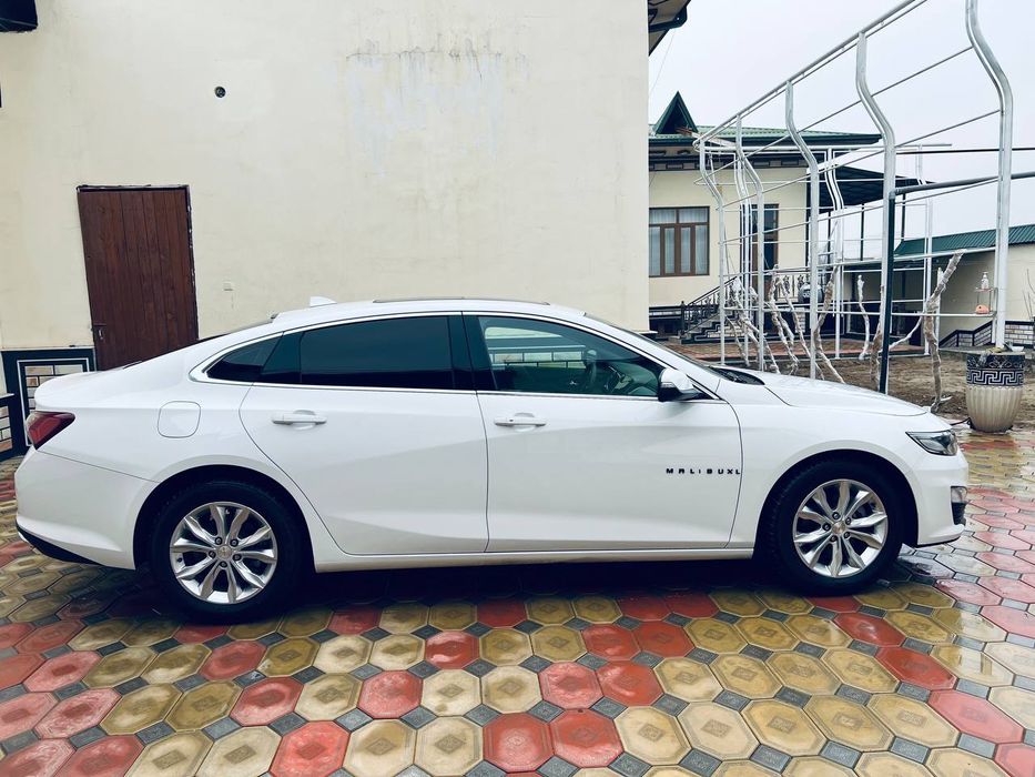 Malibu Sotiladi Rangi Oq