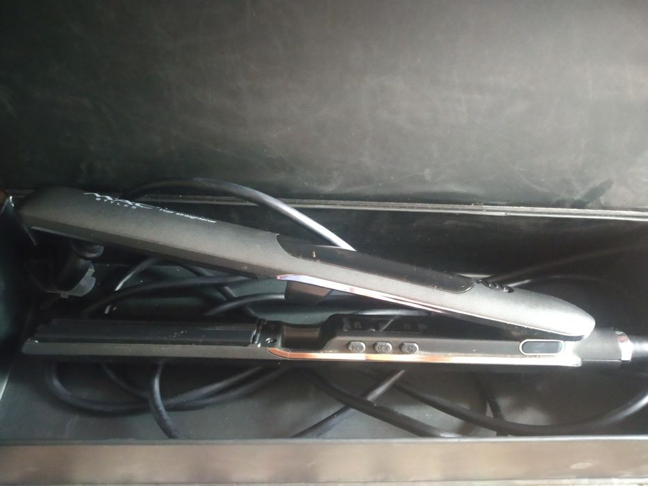 Продается утюжок для волос MAC