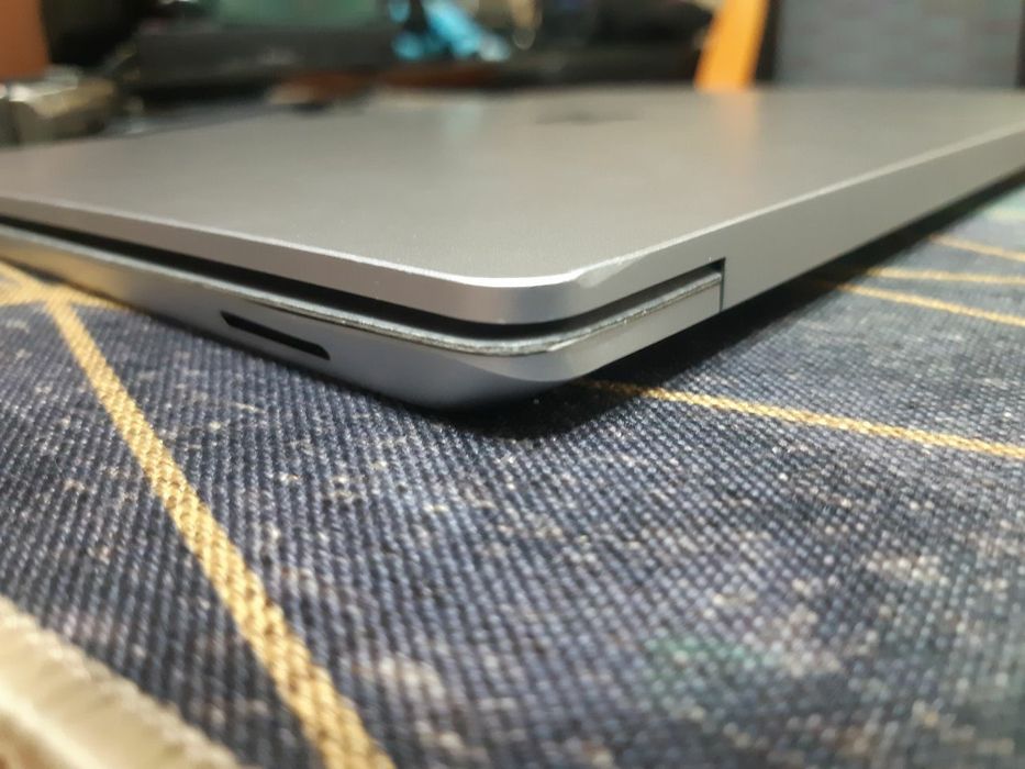 Microsoft Surface Laptop