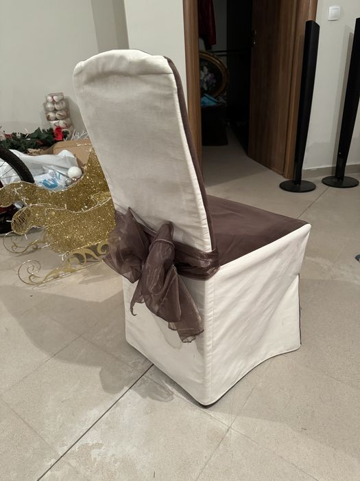 Маса със столове