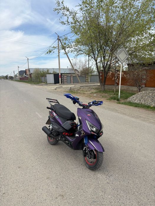 Продам скутер 180куб