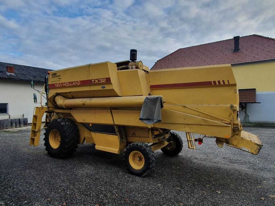Combina New Holland TX 32 import Austria