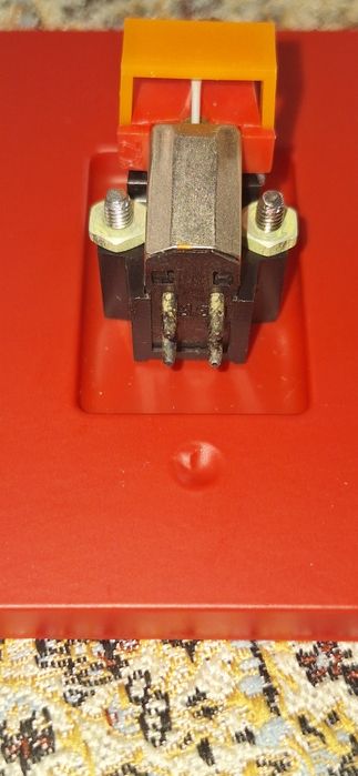 Doză magnetică stereo Tesla VM 2103. 
Compatibilă cu diverse pick-up-u