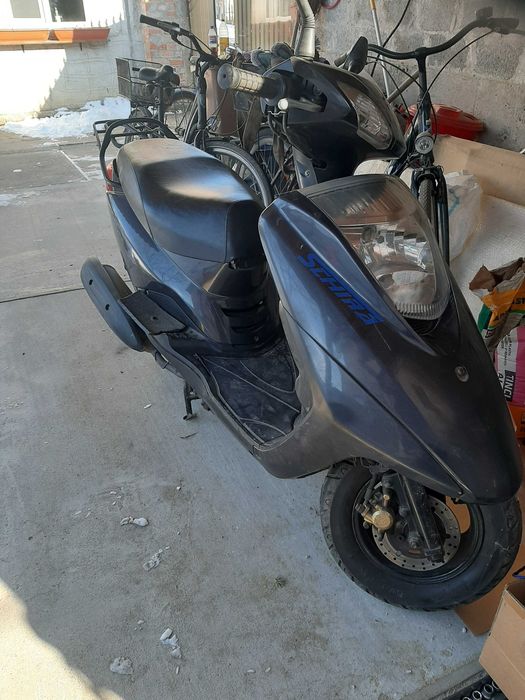Vând  scuter  yamaha