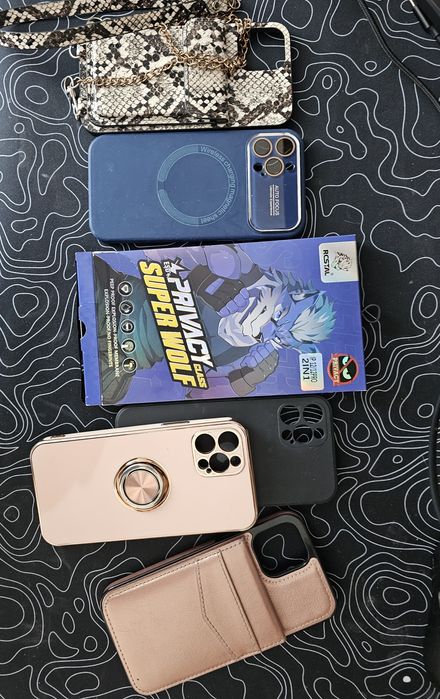 5 чехлов и защитка на айфон 12 поо