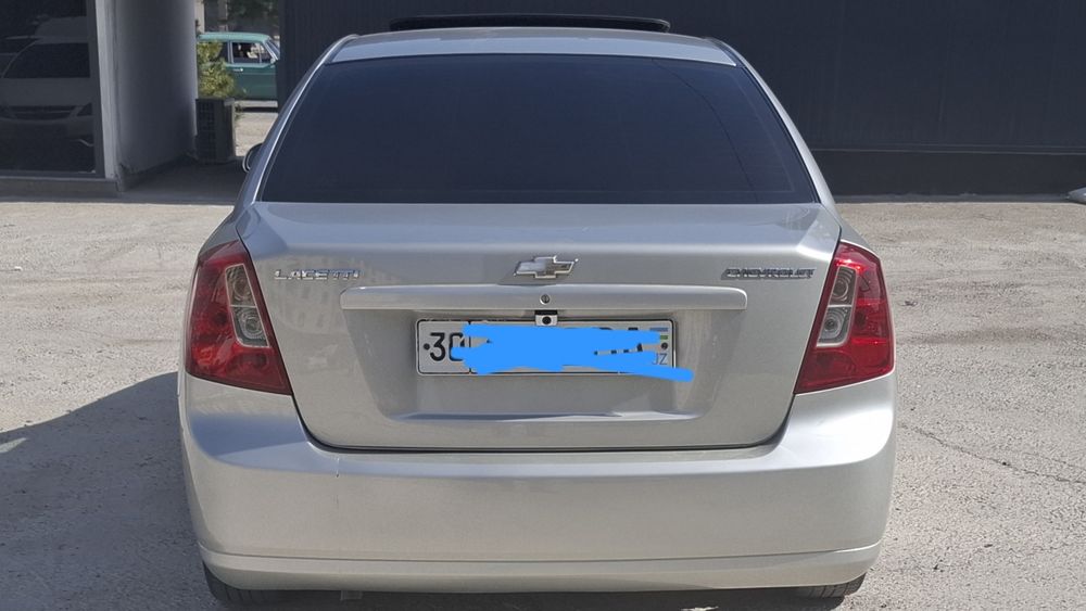 Ласетти сотилади