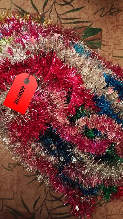 Продам Ёлку + игрушки в подарок.