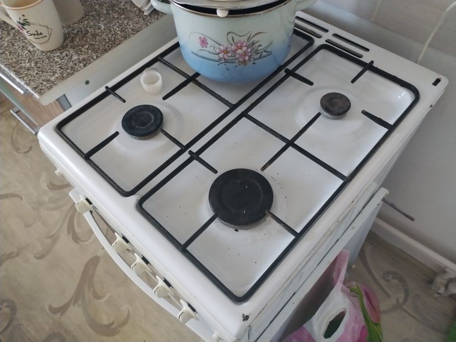 Продам газовую плиту