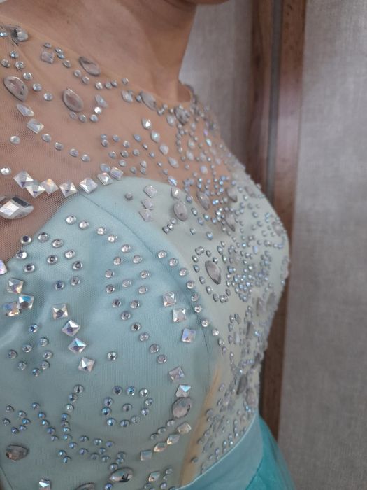 Продам платье вечернее бирюзовый цвет