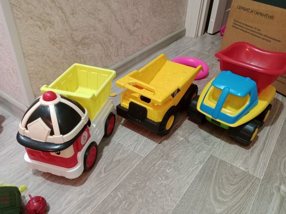 Продам    машинки