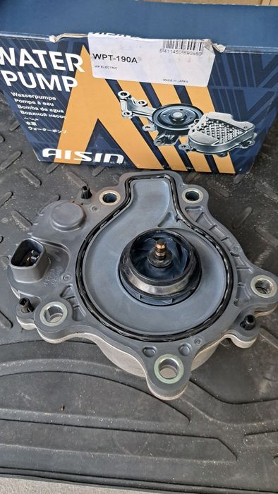 Водна помпа Aisin Тойота хибрид