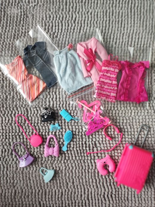 Продам набор шкаф для кукол Барби с вещами игрушки для девочек пакет