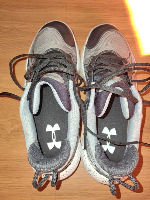 Adidasi Under Armour