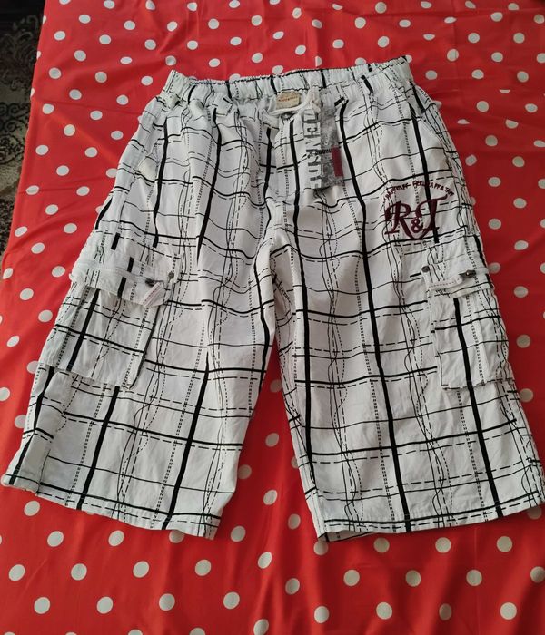 Vând pantaloni scurți bărbați