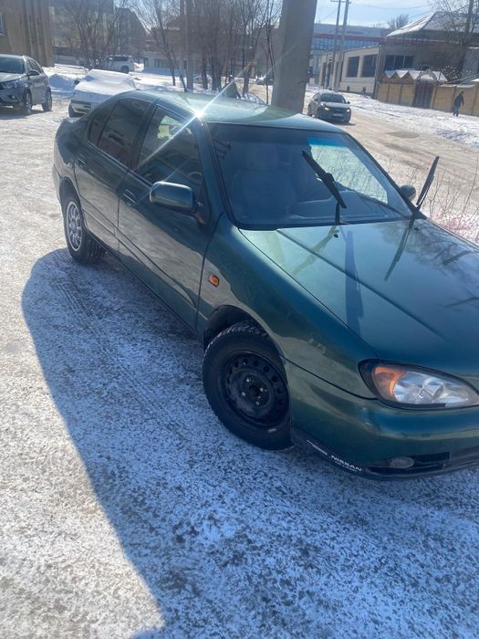 Продаю ниссан на ходу без гниль