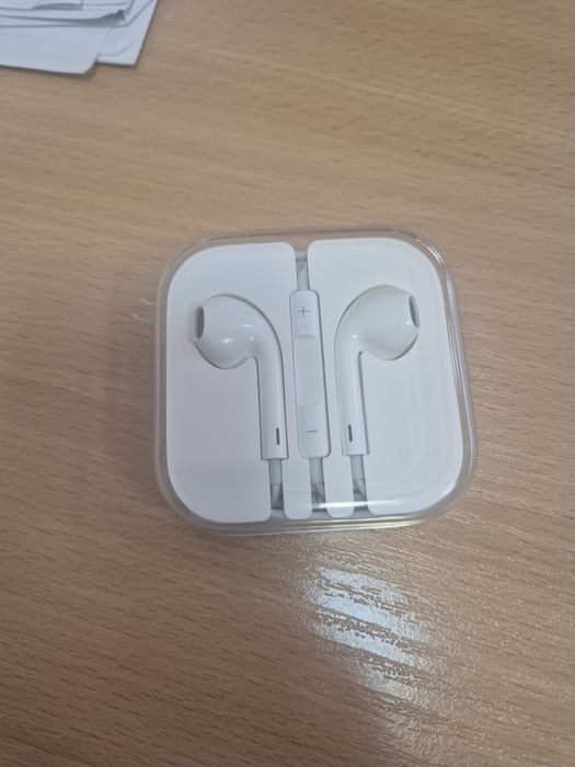 Оригинални слушалки за Iphone! Чисто нови!