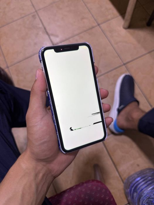 iPhone 11 white