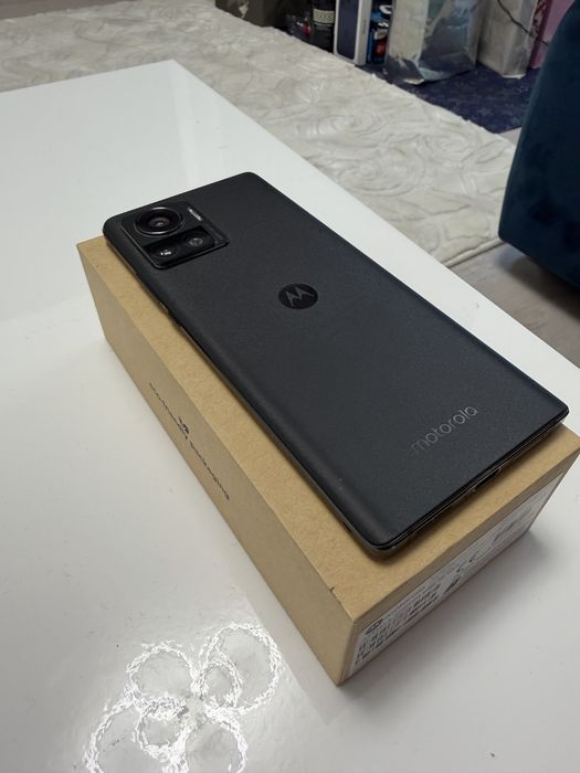 Motorola Edge 30 Ultra 12GB RAM 256GB