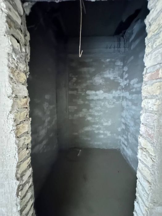 Сахарная больница рупарасида 3хоналик 7каватда  сотилади 
Янги Элитный