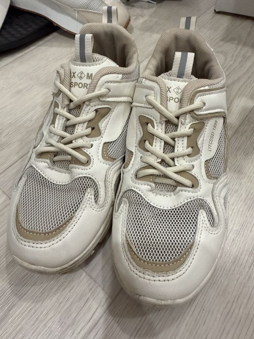 Кроссовки для девочки