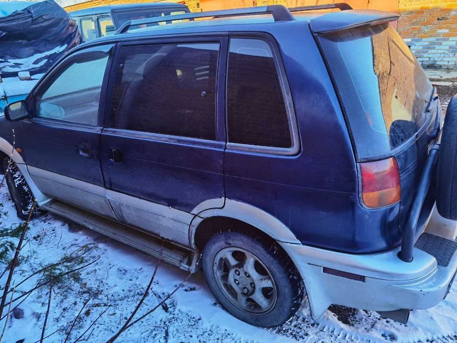 Mitsubishi RVR 1995