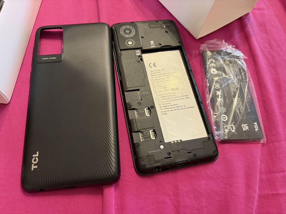 Telefon nou TCL 501