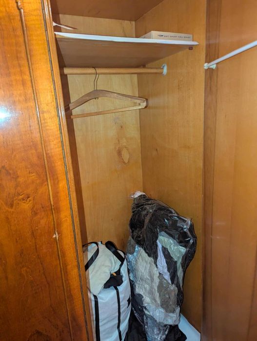 Dulap vechi  lemn furnir masiv anii 1940 1950 piesa rara