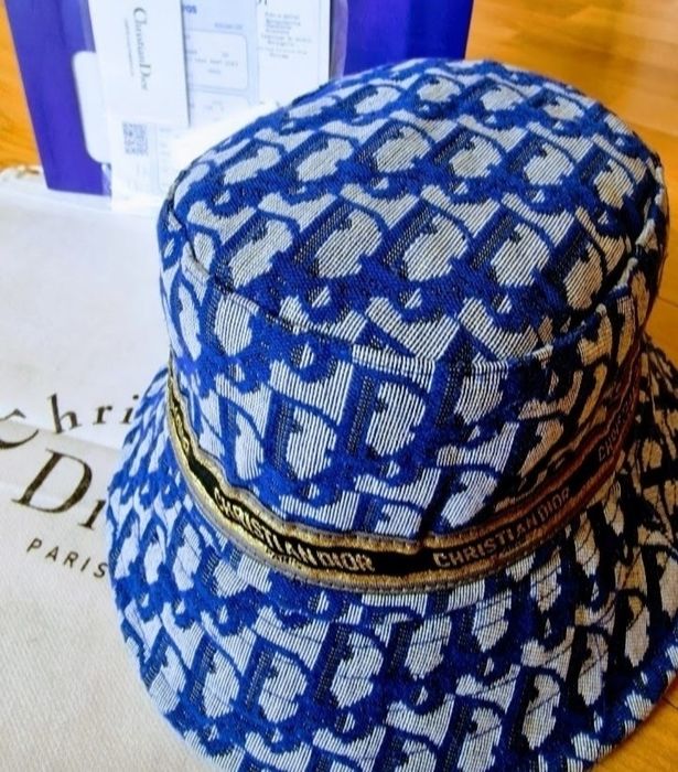 Palarii unisex marime  universala logo brodat, saculet, etichet