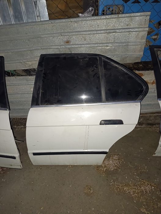 Двери на БМВ е34