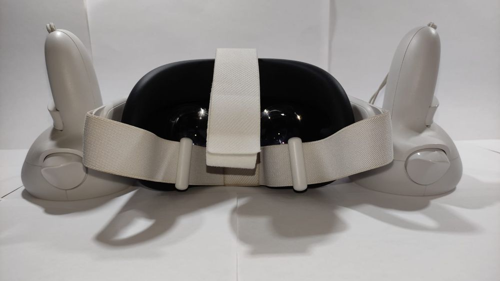 Продаются VR очки  Oculus quest 2