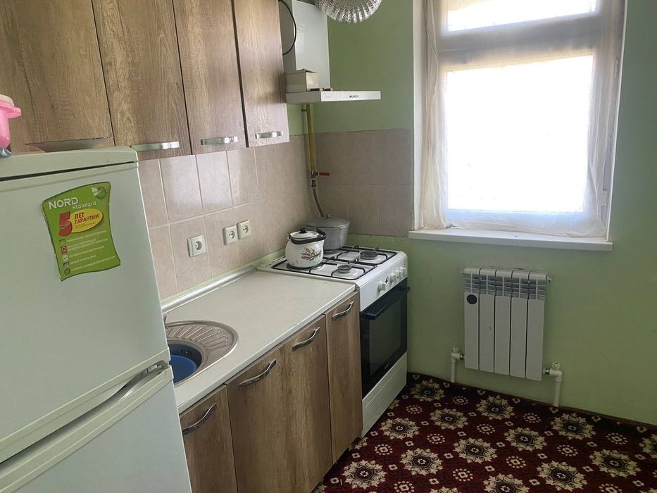 Pitnakda kvartira sotiladi