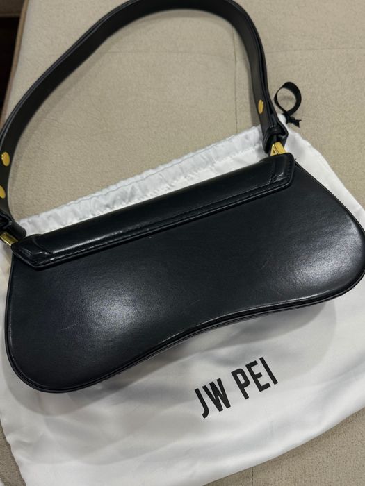 Чанта JW PEI черна