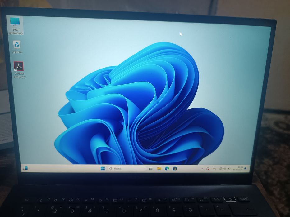 ASUS Zen book 14 OLED