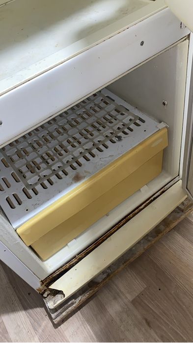 Холодильник …….,.