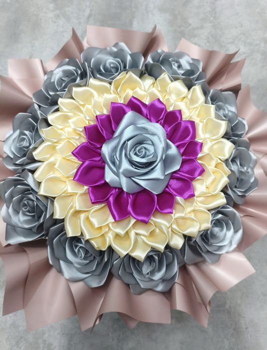 Букет из атласных лент