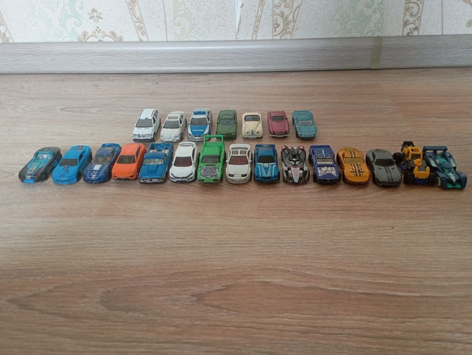 Продаю/обмениваю Хот Вилс/Hot Wheels и Матчбокс/Matchbox