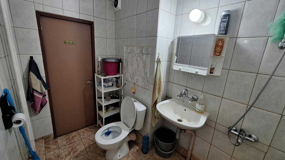продава гарсониера на ул. „Битоля", кв. „Бели брези", гр. София