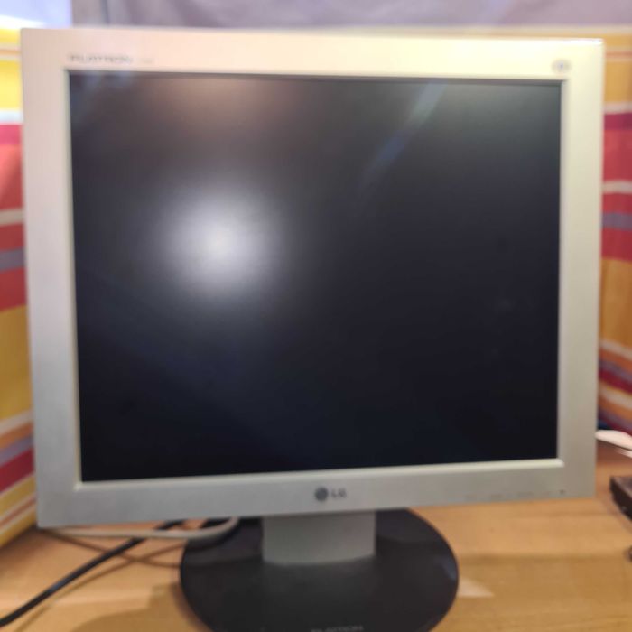 Монитор LG 17 много запазен
