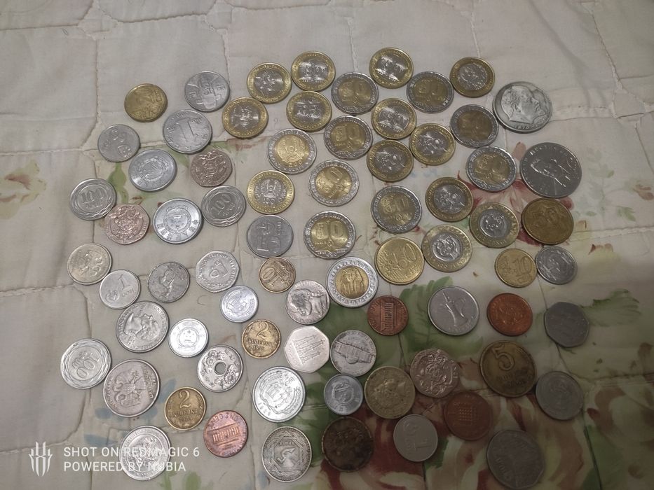 Продам монеты разные