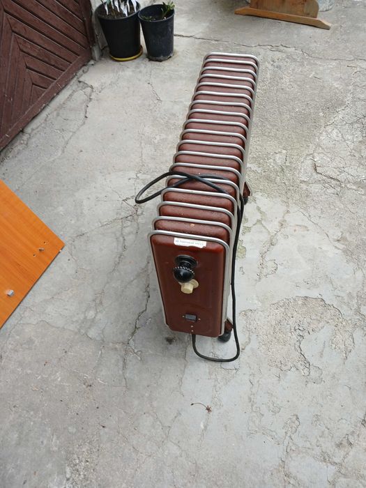 Продавам  ел. радиатор